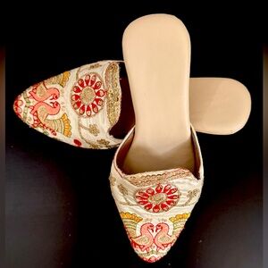 Ethnic Indian / Pakistani Women’s Footwear